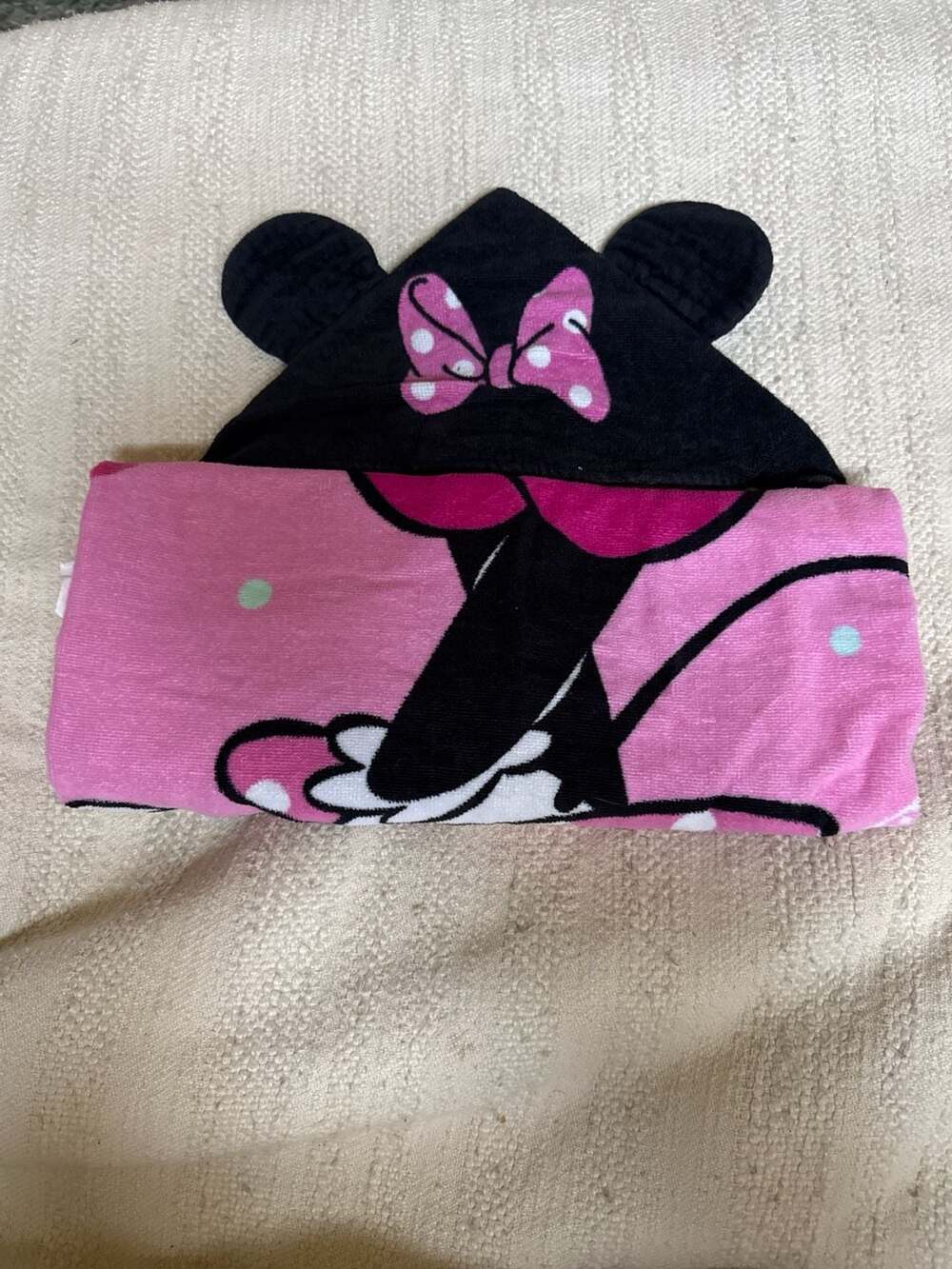 Disney Minnie Mouse Pink Hooded Bath Towel with Ears and Bow